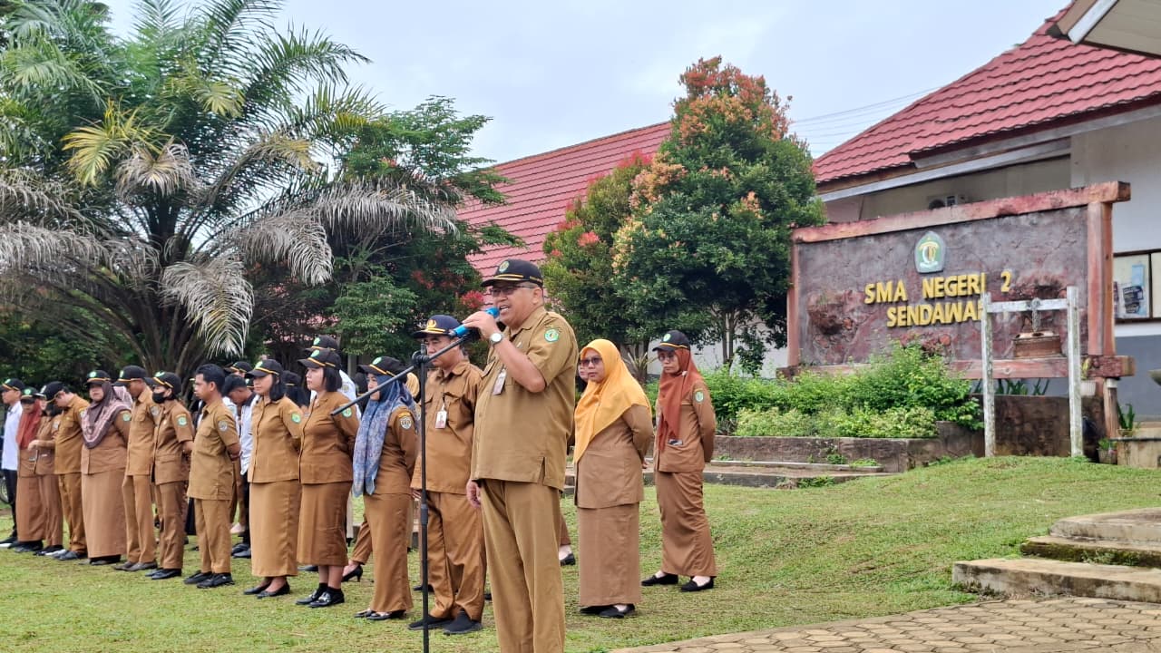 UPACARA BENDERA HARI SENIN