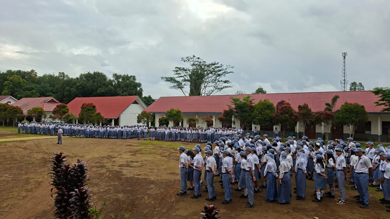 UPACARA BENDERA HARI SENIN